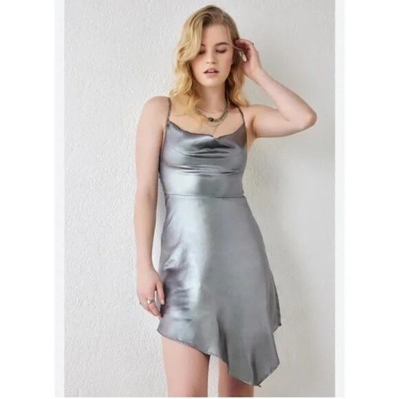 [Urban Outfitters] Silver Metallic Asymmetrical Mallory Mini Dress Size Medium M - Picture 1 of 12